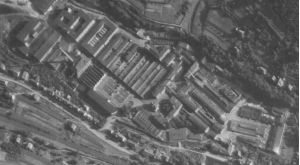 historische Luftaufnahme des Gewerbeparks Simson in Suhl mit Hallen